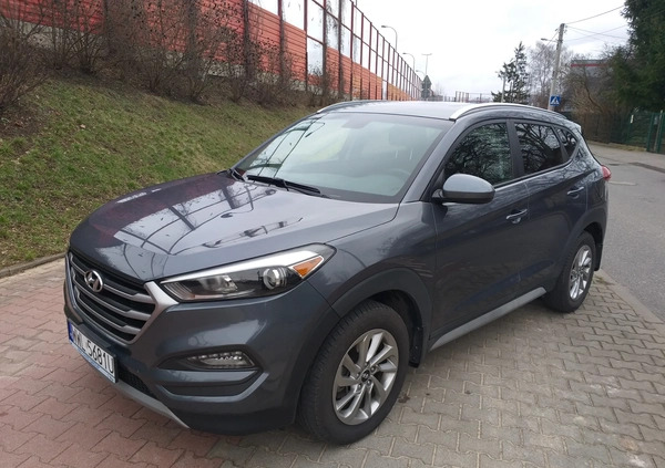 Hyundai Tucson cena 66000 przebieg: 71000, rok produkcji 2017 z Warszawa małe 121